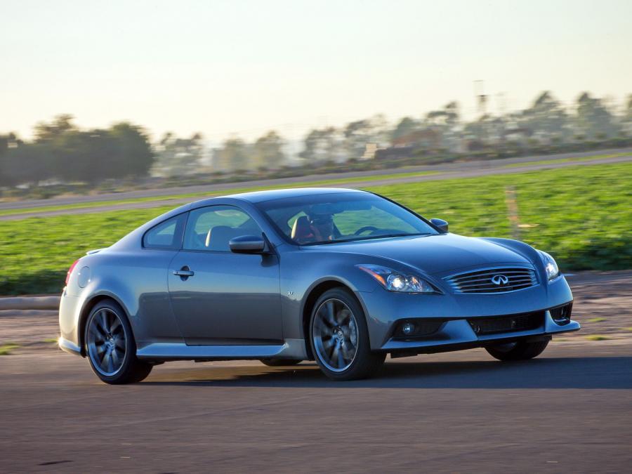  Infiniti Q60 3.7 IPL Coupe 2013 года  (фото 4 из 5)